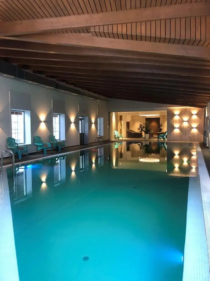 Белоозерский: Hotel Aristokrat