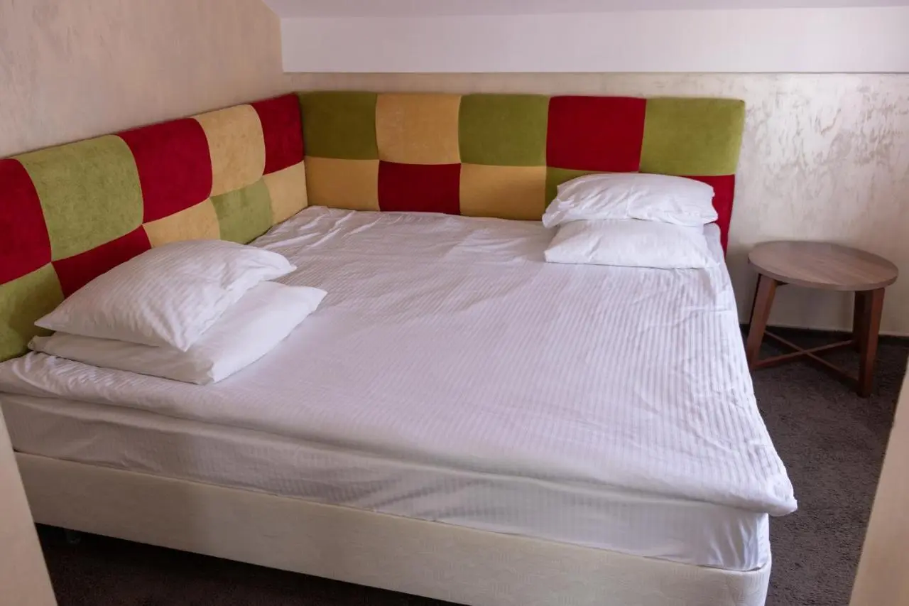 Белоозерский: Hotel Aristokrat