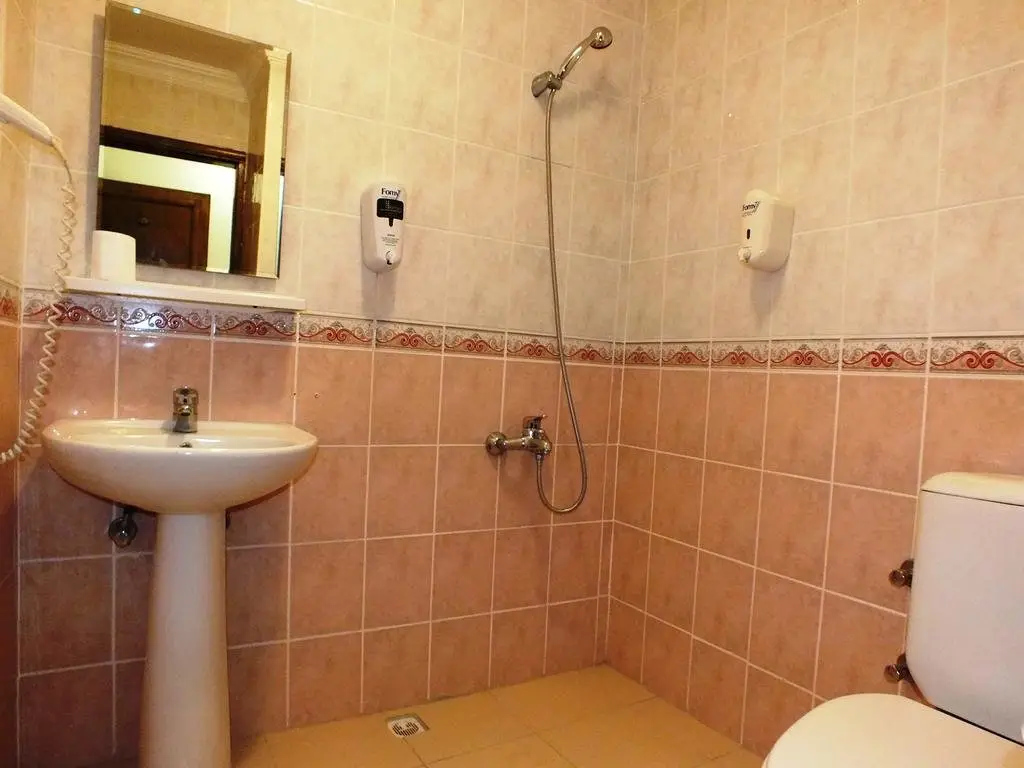 Эджеабат: Ece Hotel