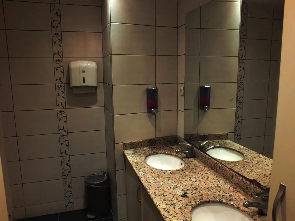Эджеабат: Ece Hotel