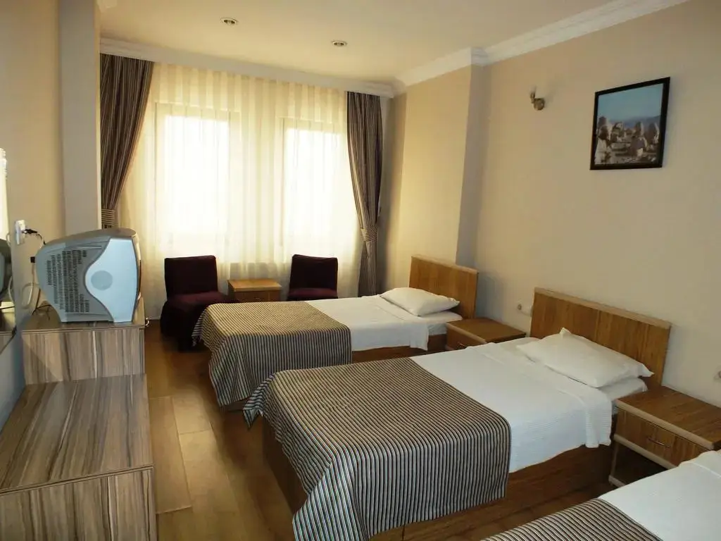 Эджеабат: Ece Hotel