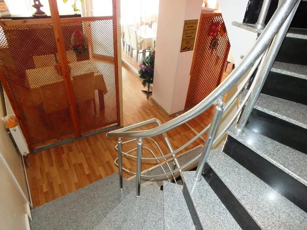 Эджеабат: Ece Hotel