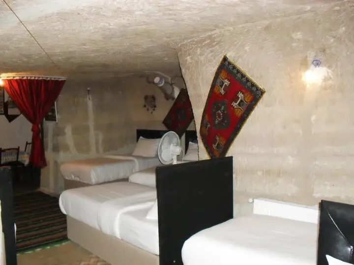 Гёреме: Avlu Cave House