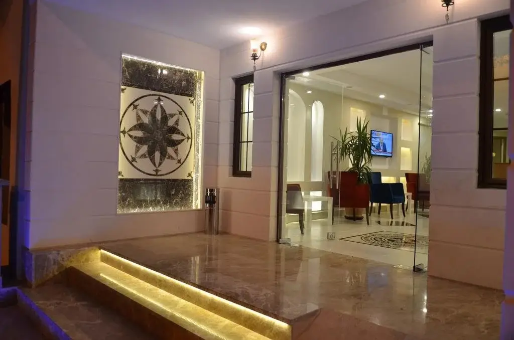 Apameia Hotel — фото 1
