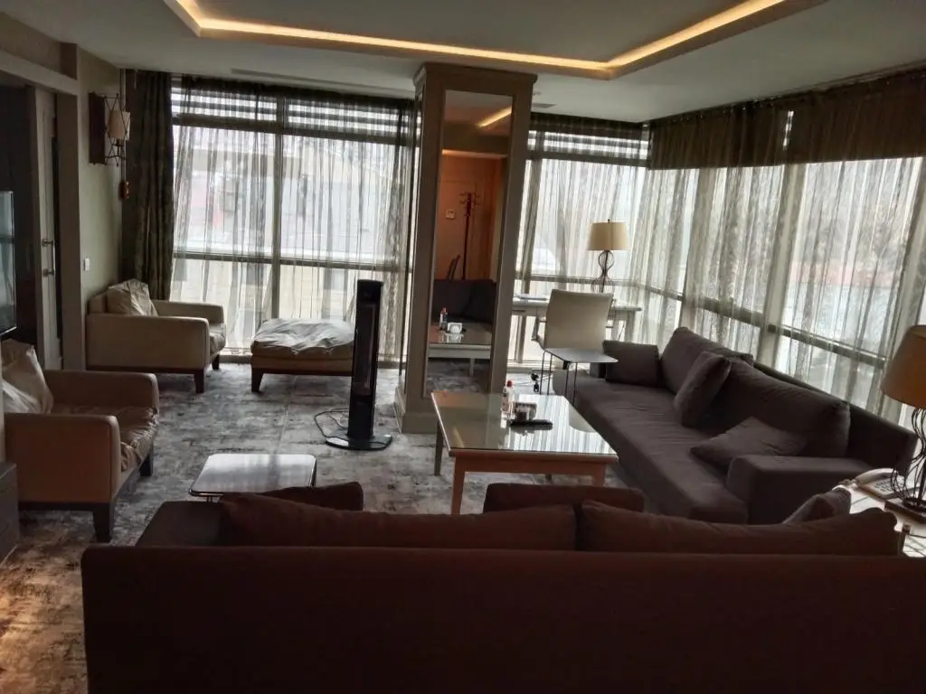 The Crater Hotel — фото 1