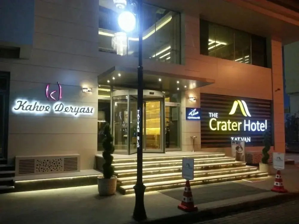 The Crater Hotel — фото 1