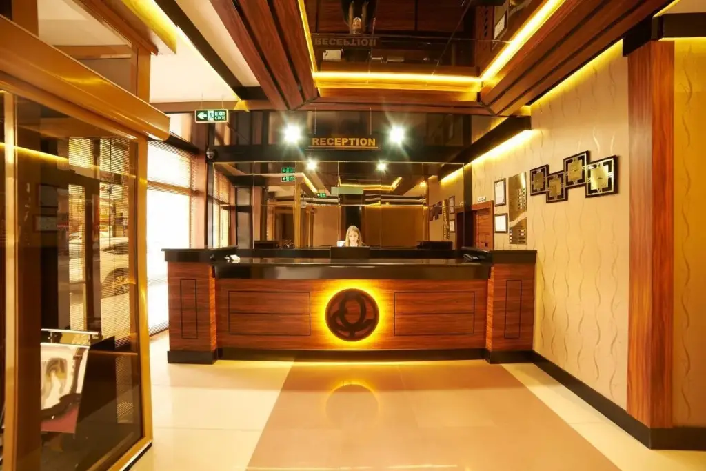 Бозуюк: Cali Hotel
