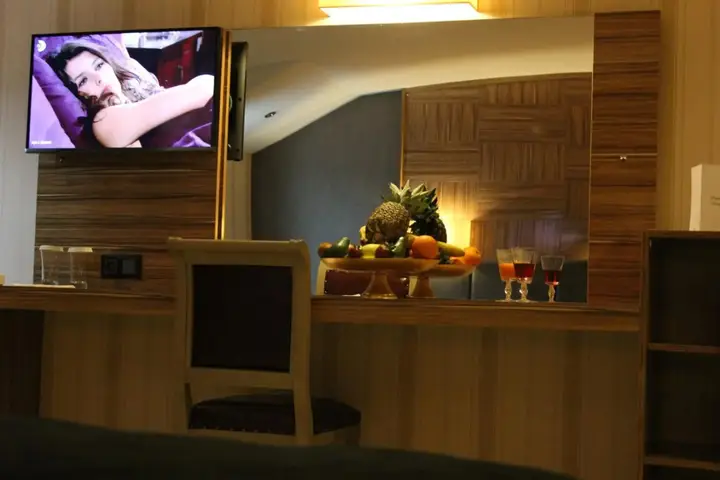carousel image 3