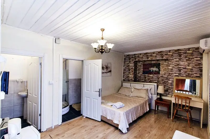 Стамбул: Stone Home Apart