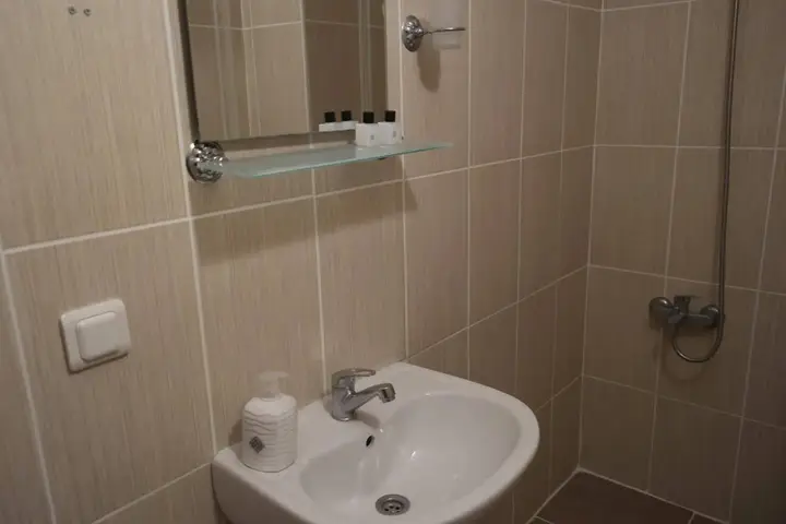 Сайл: Armoni Motel Agva