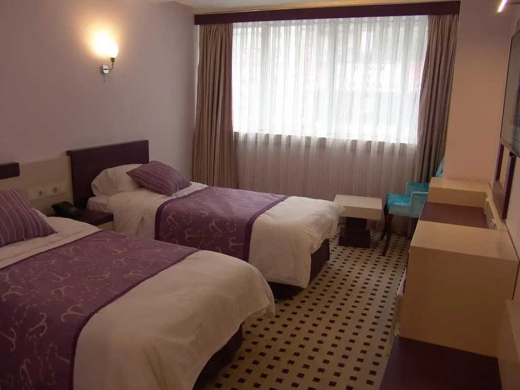 Измир: Izan Hotel