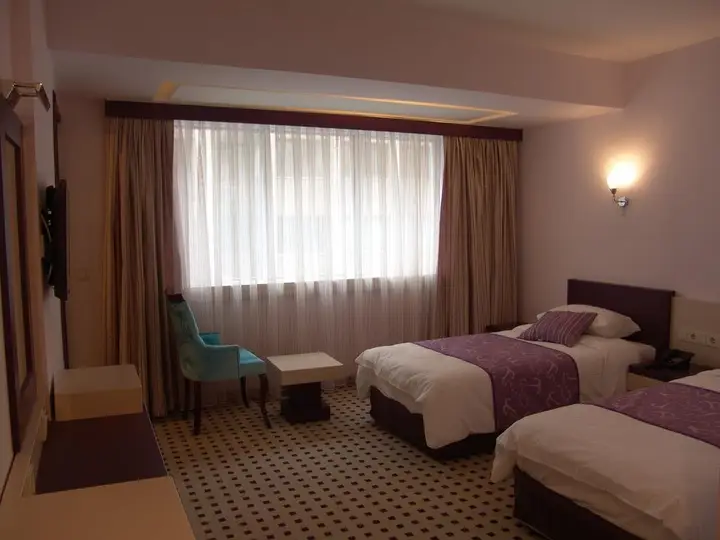 Измир: Izan Hotel