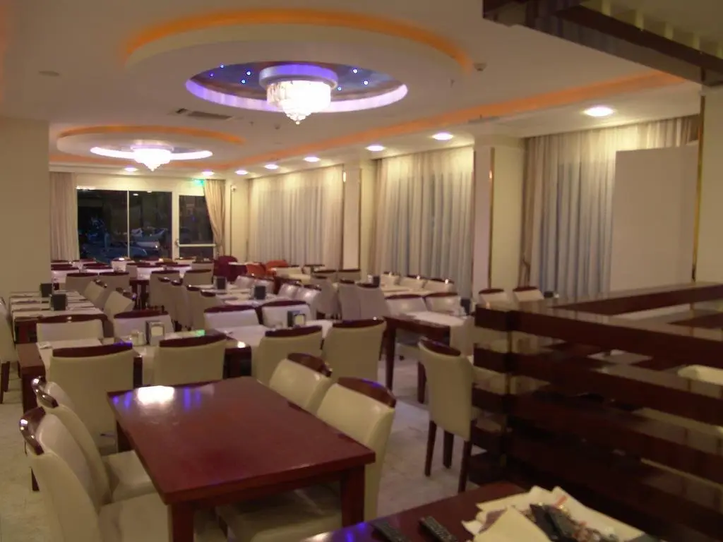 Измир: Izan Hotel