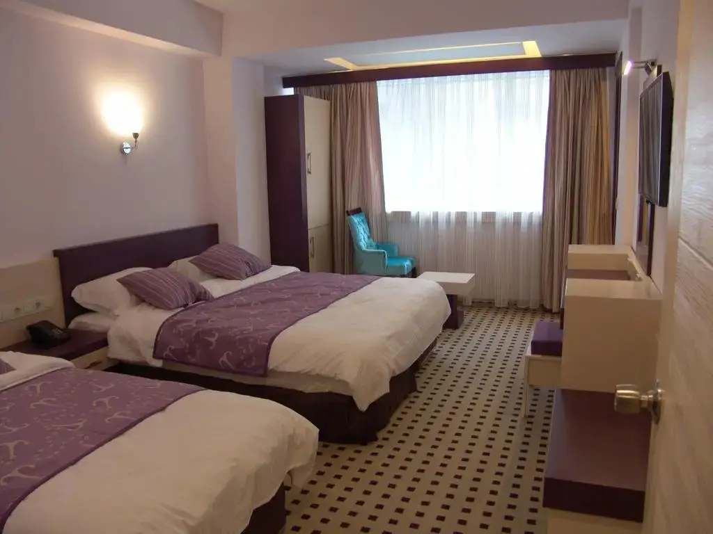 Измир: Izan Hotel
