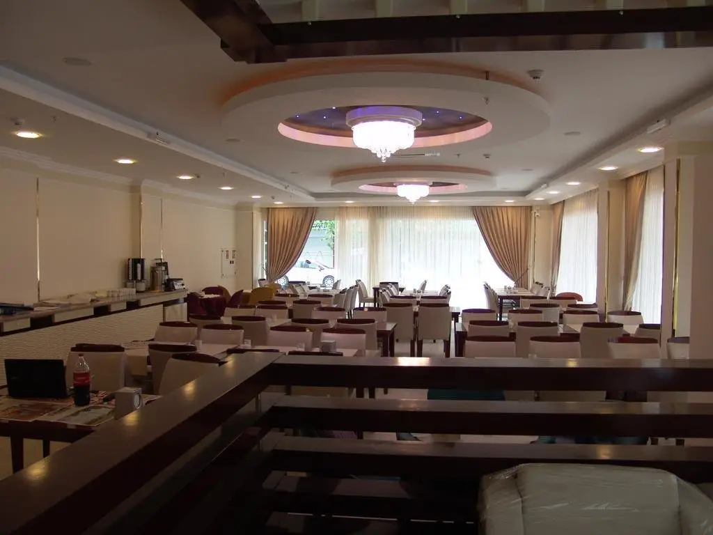 Измир: Izan Hotel