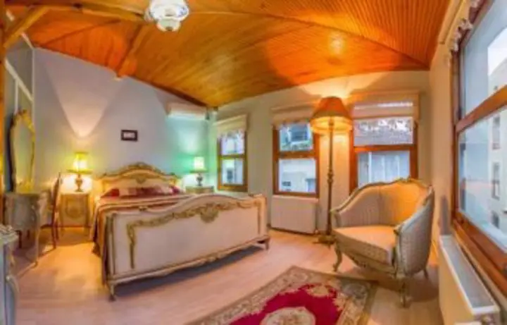 Стамбул: Aretias Antique House