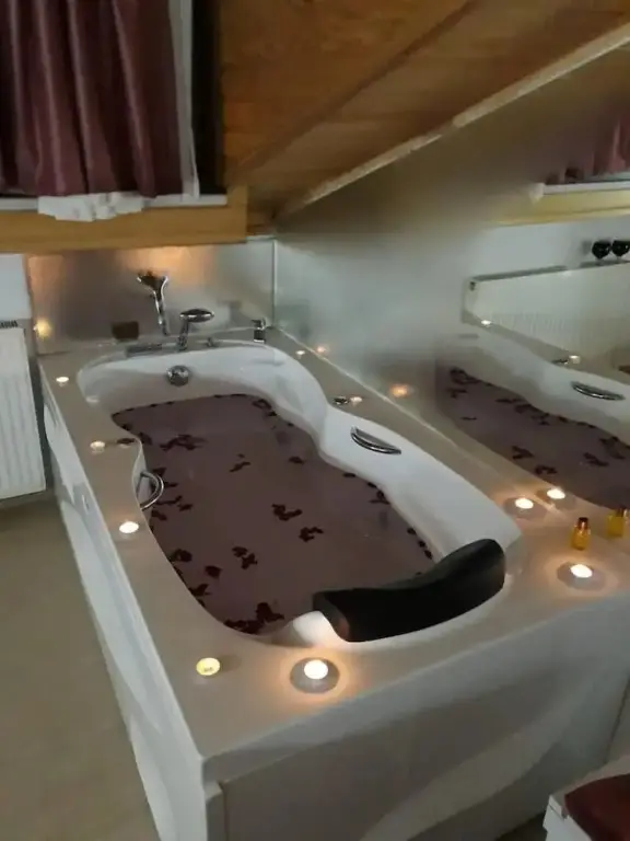 Сайл: Gunisigi Hotel