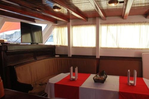 Бодрум: Barbaros Yachting Private Gulet 3 Cabins