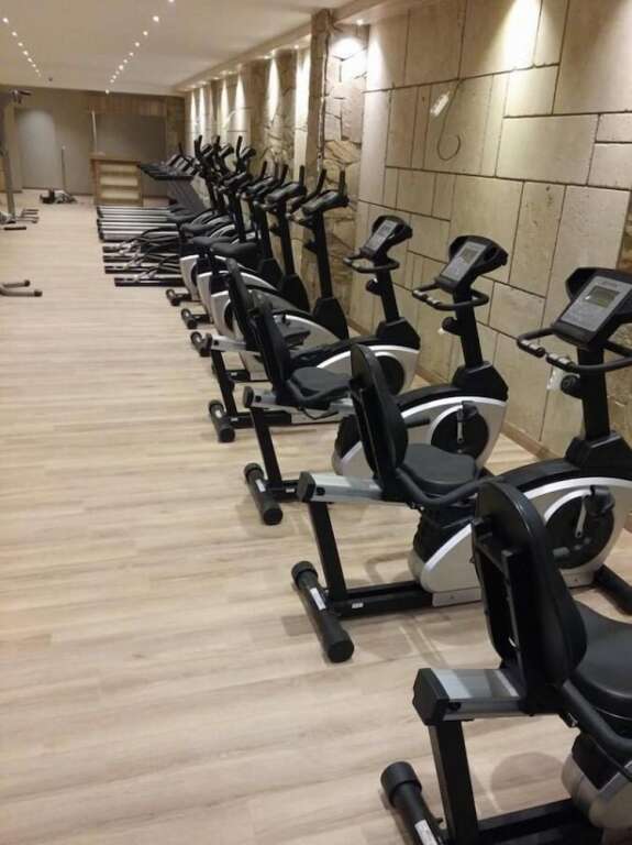 Усак: Kremon Hotel