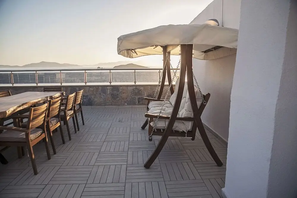 Тургутрейс: Stone Hotel
