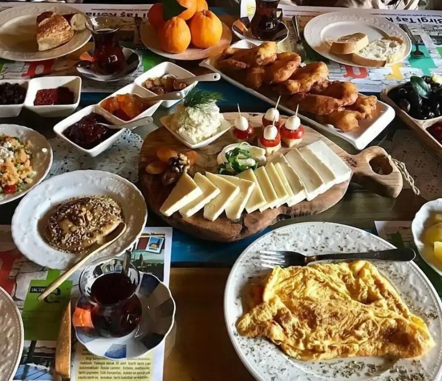 Салихли: Birgi Hotel Saliha Hanim Tas Konak