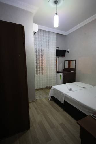Айвалык: Akkuslar Hotel