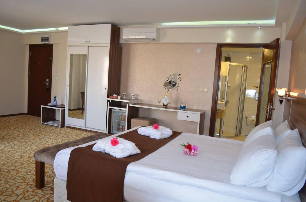 Бандырма: Perama Hotel
