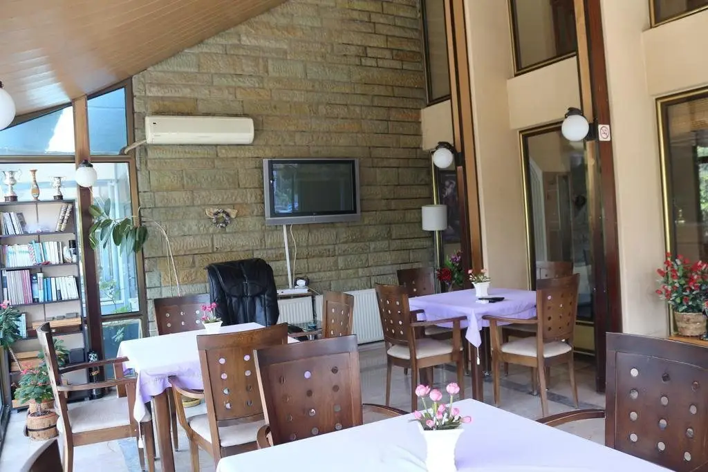 Эдремит: Otel La Mer Akcay