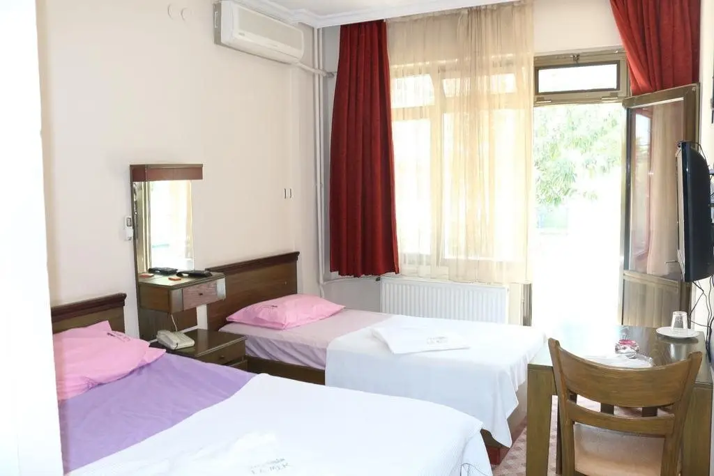 Эдремит: Otel La Mer Akcay