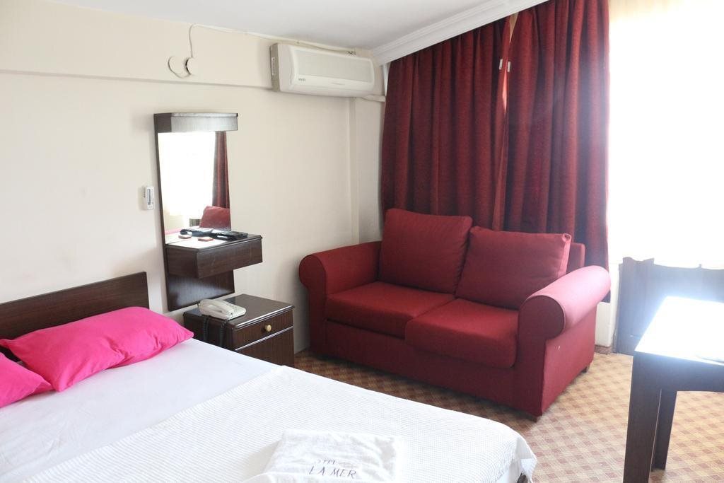 Эдремит: Otel La Mer Akcay