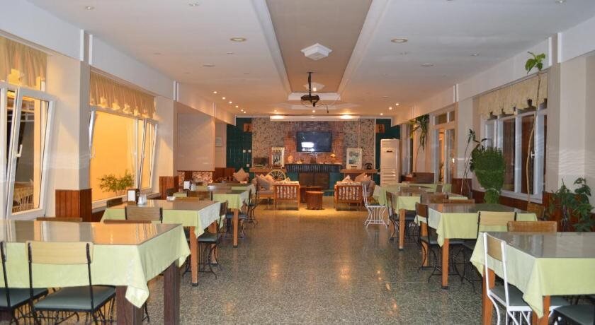 Lades Hotel — фото 1