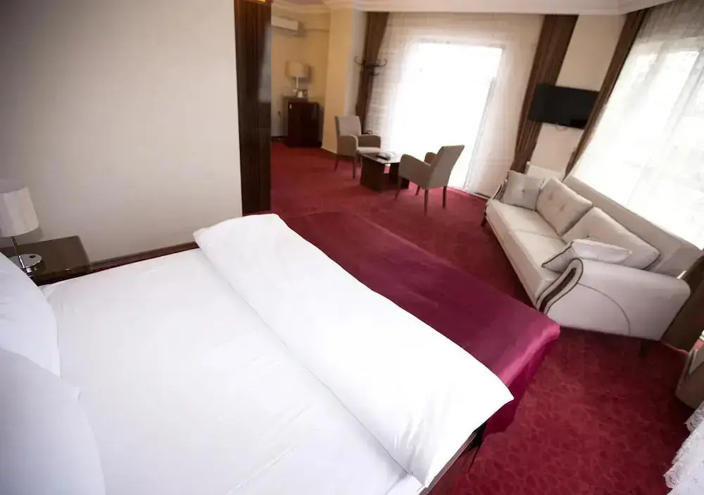 Ван: Resmina Hotel