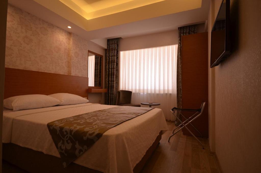 Усак: Hotel Onarslan