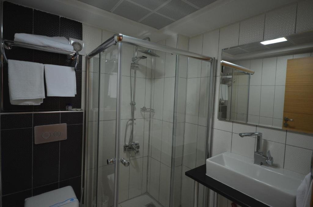 Усак: Hotel Onarslan