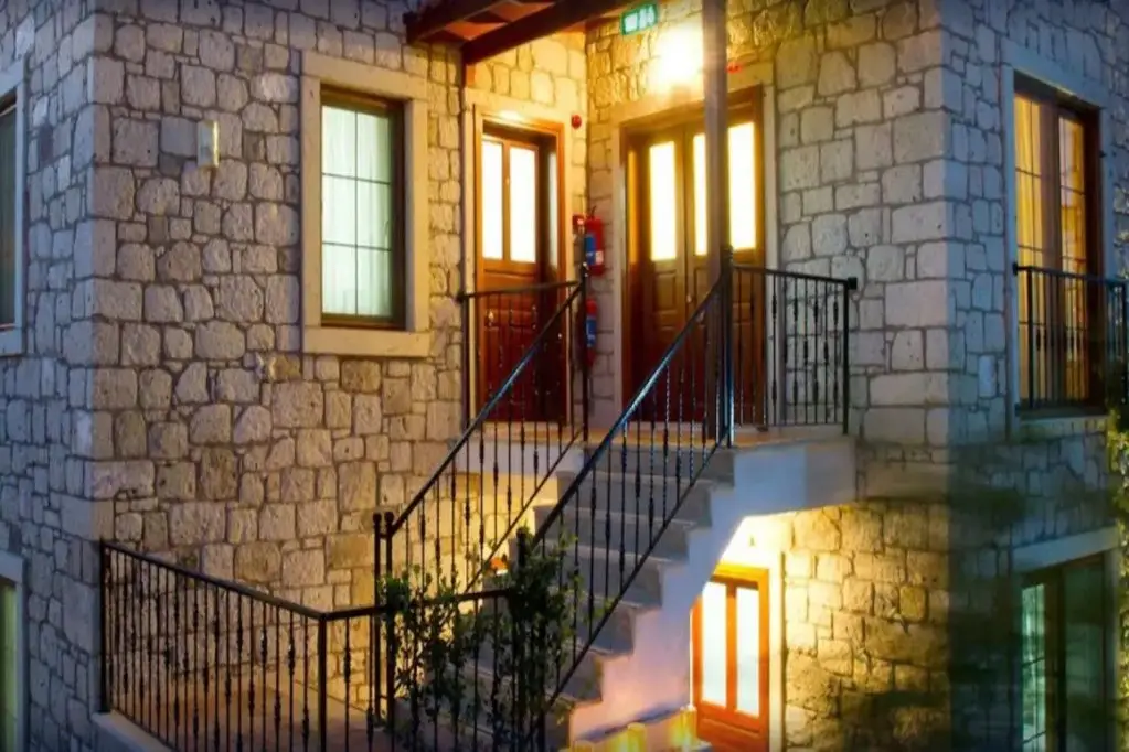 Чешме: Ince Kara Apart Hotel