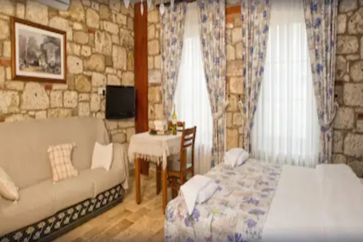Чешме: Ince Kara Apart Hotel