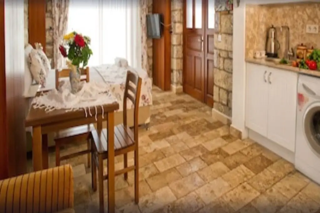 Чешме: Ince Kara Apart Hotel