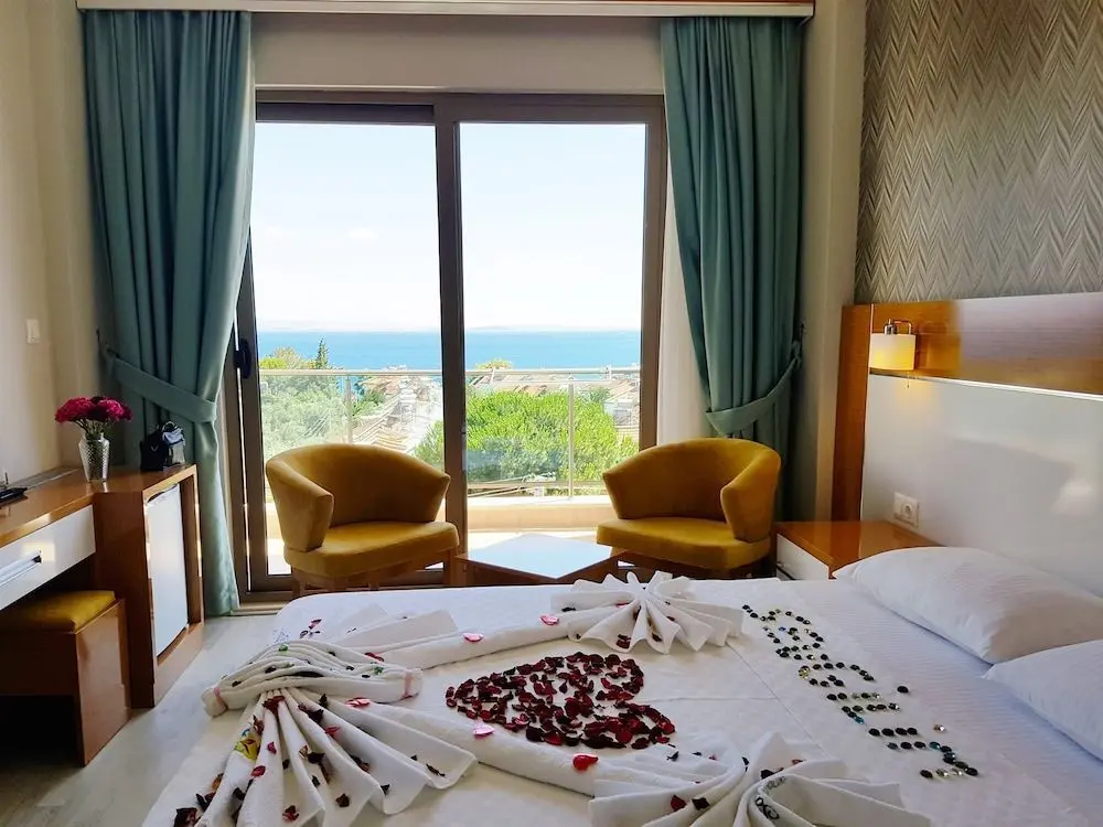 Эдремит: Hotel Santana Life