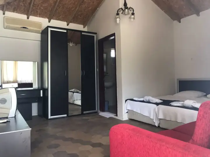 Акбук: Derby Hotel