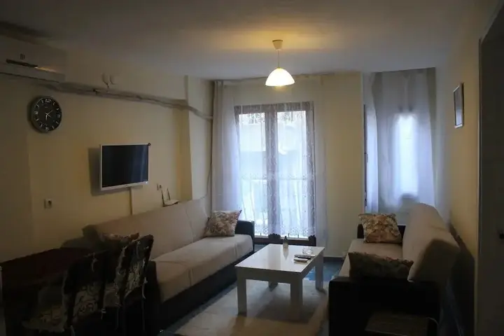 Канаккале: Can Can Apart