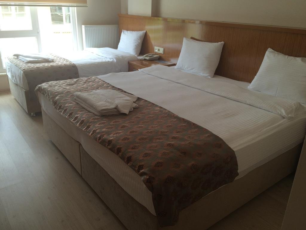 Дадай: Umur Hotel