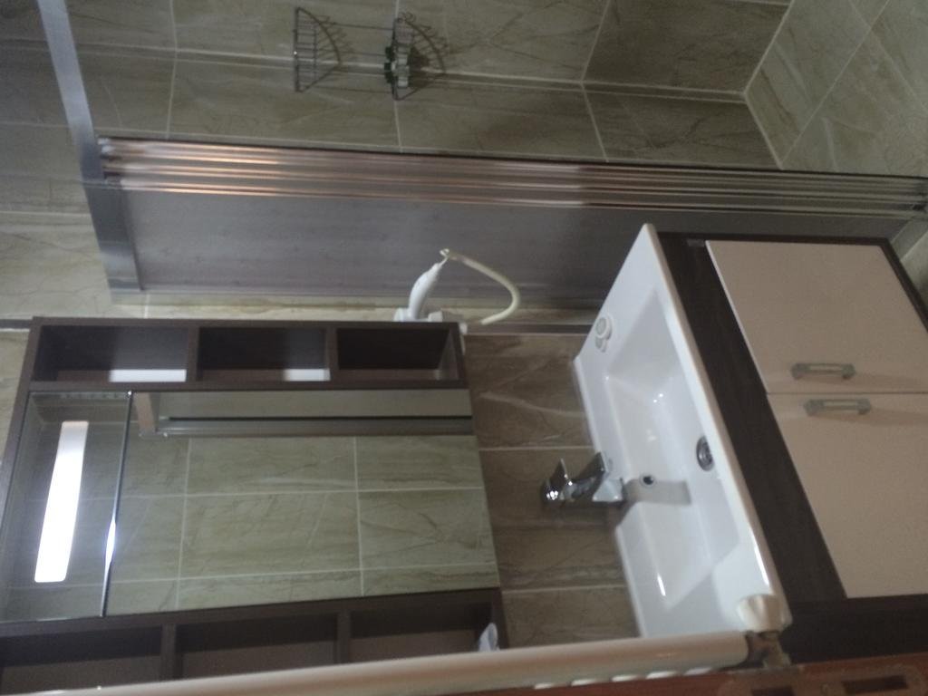 Дадай: Umur Hotel