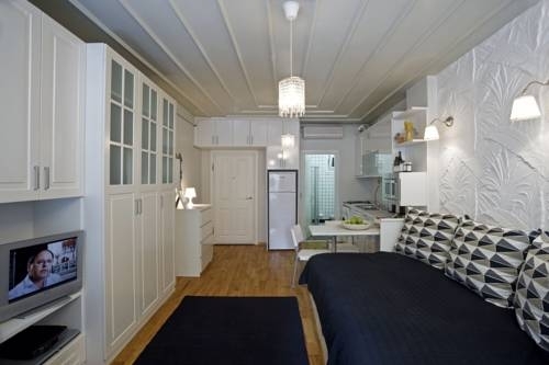 Стамбул: The House Apart Tünel