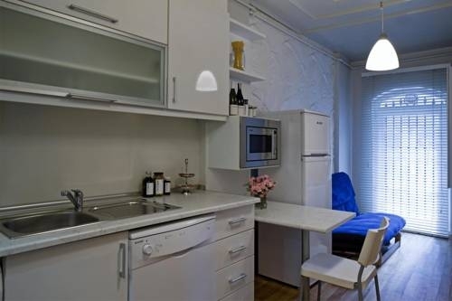 Стамбул: The House Apart Tünel