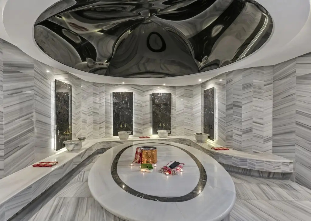 B Business Hotel & Spa — фото 1