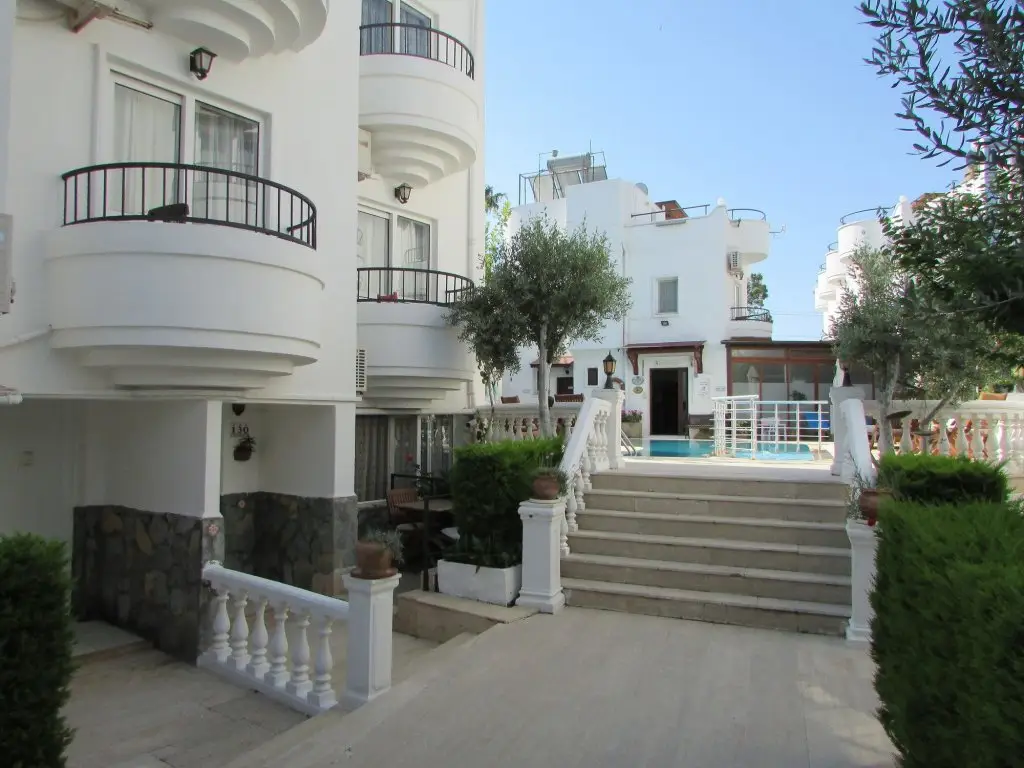 Битез: Çavus Hotel & Apart
