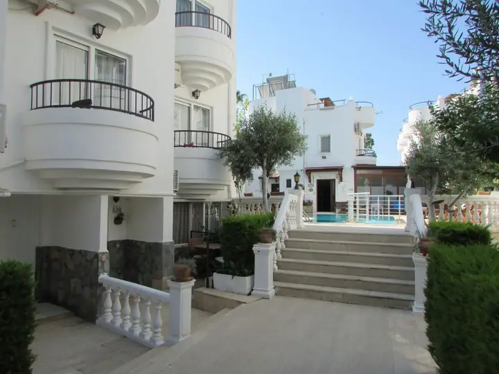 Битез: Çavus Hotel & Apart