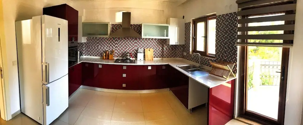 Каш: The Townhouse Apartment