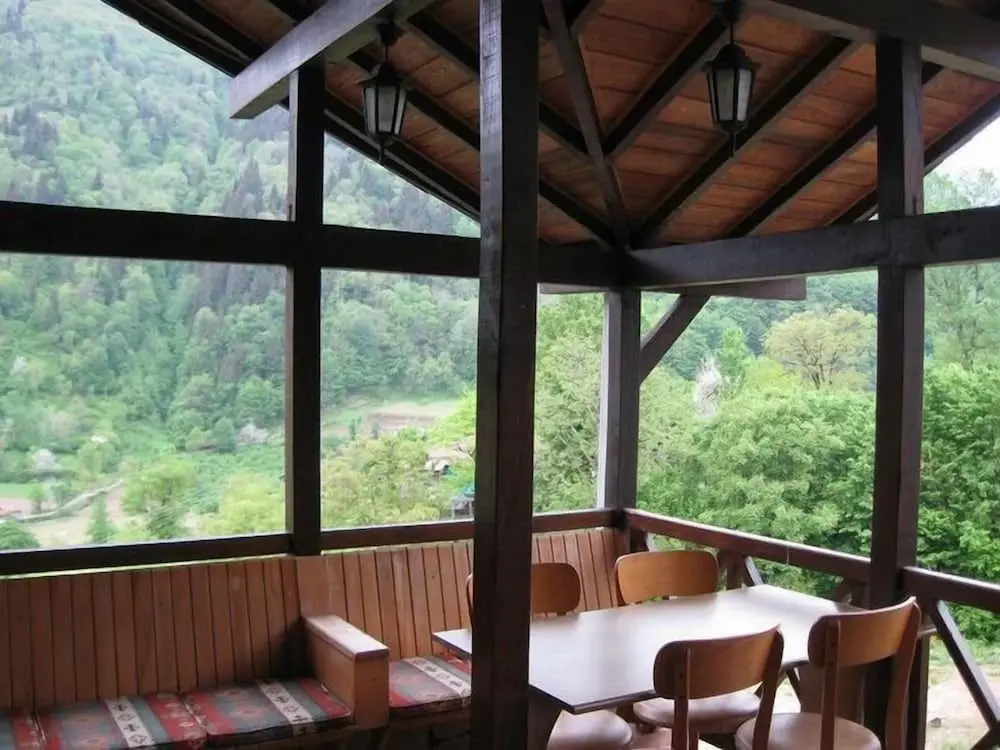 Борчка: Tema Konuk Evi