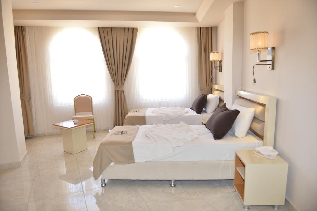 Мидьят: Akitu Hotel